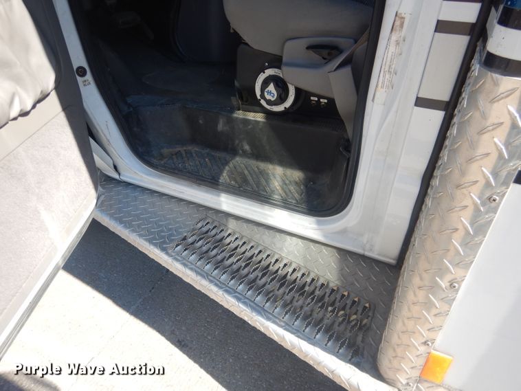 image for item DJ1279 1998 Ford Econoline E450 Super Duty  ambulance