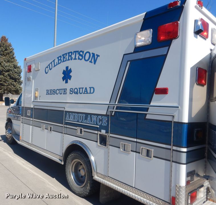 image for item DJ1279 1998 Ford Econoline E450 Super Duty  ambulance