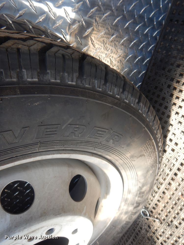 image for item DJ1279 1998 Ford Econoline E450 Super Duty  ambulance