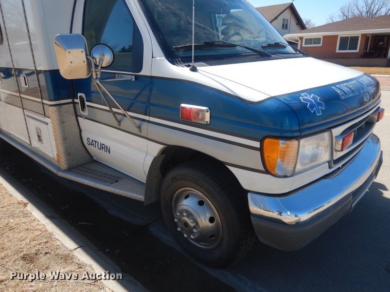 image for item DJ1279 1998 Ford Econoline E450 Super Duty  ambulance