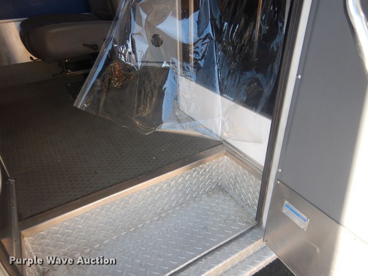 image for item DJ1279 1998 Ford Econoline E450 Super Duty  ambulance