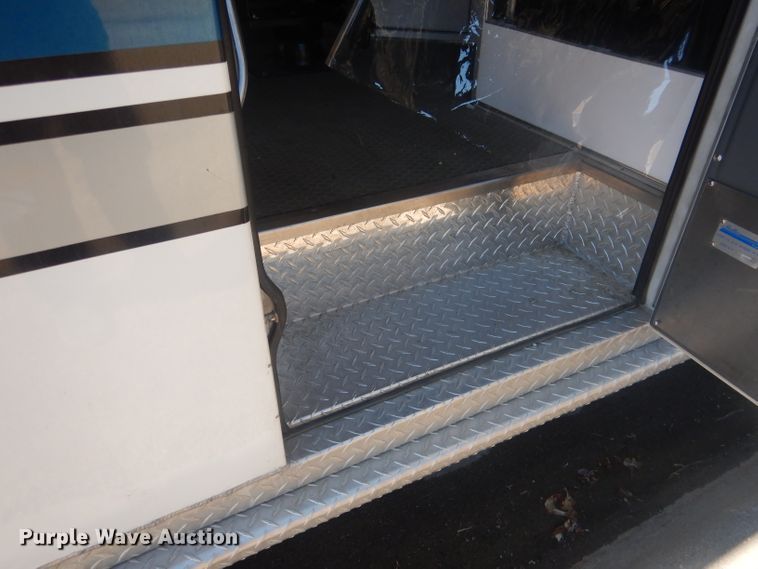 image for item DJ1279 1998 Ford Econoline E450 Super Duty  ambulance