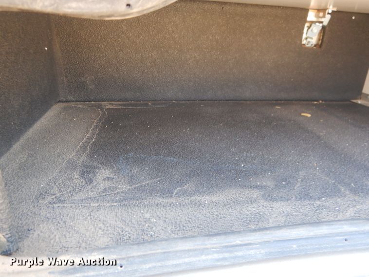 image for item DJ1279 1998 Ford Econoline E450 Super Duty  ambulance