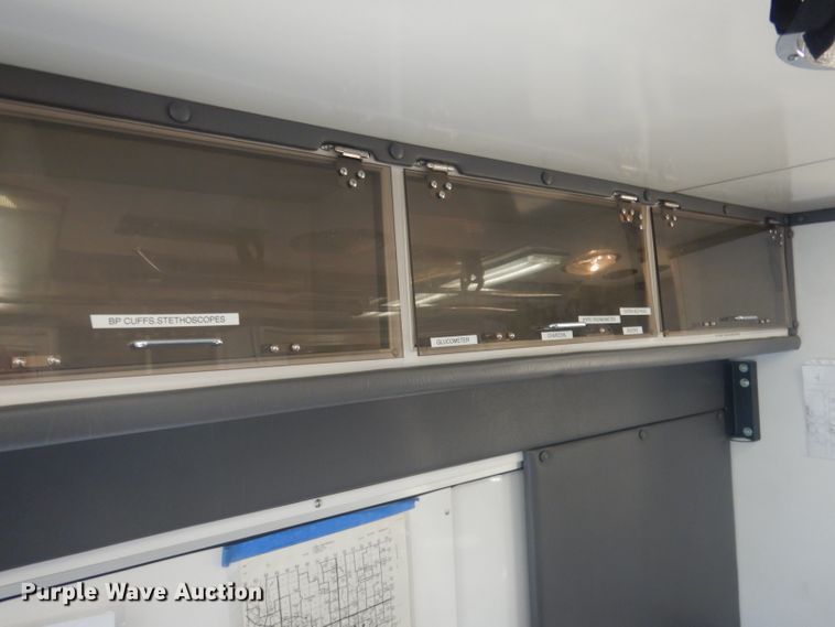 image for item DJ1279 1998 Ford Econoline E450 Super Duty  ambulance