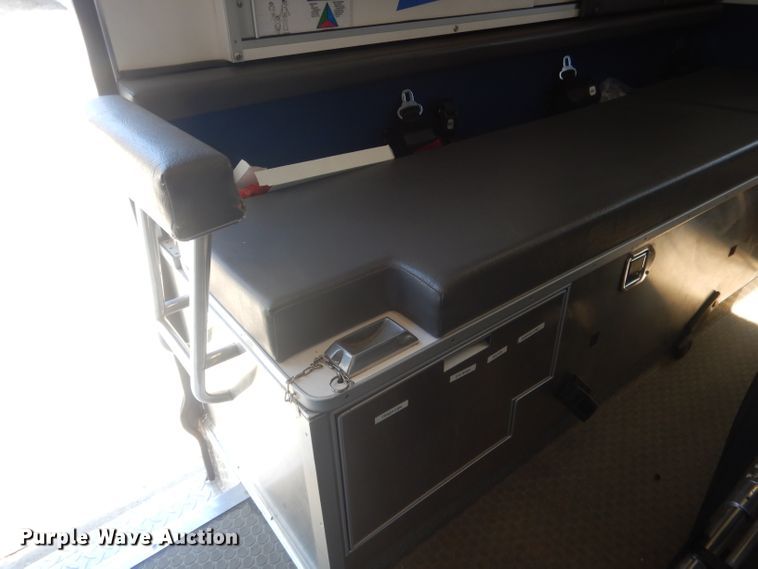 image for item DJ1279 1998 Ford Econoline E450 Super Duty  ambulance