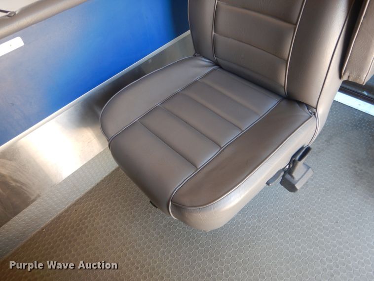 image for item DJ1279 1998 Ford Econoline E450 Super Duty  ambulance