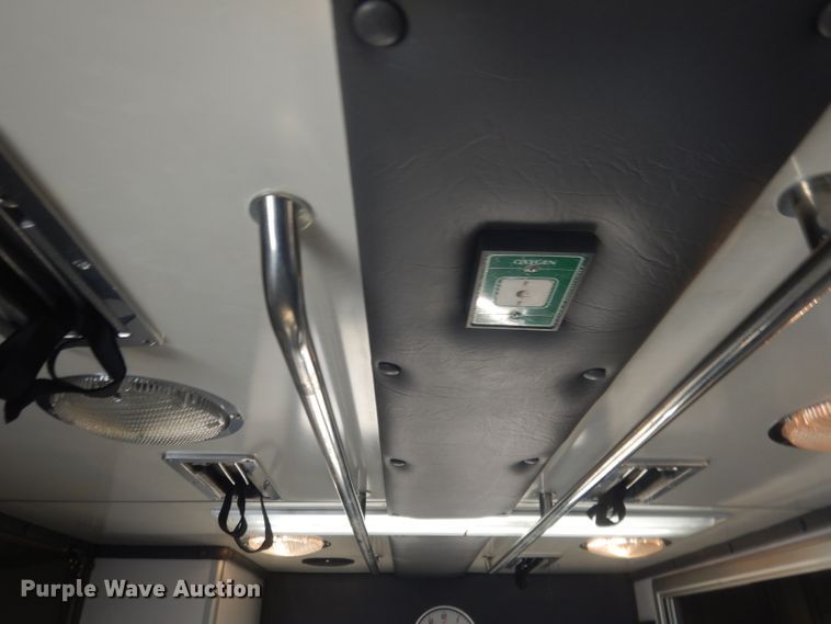 image for item DJ1279 1998 Ford Econoline E450 Super Duty  ambulance