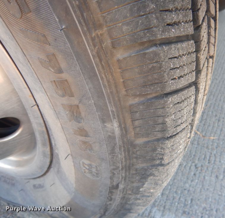 image for item DJ1279 1998 Ford Econoline E450 Super Duty  ambulance