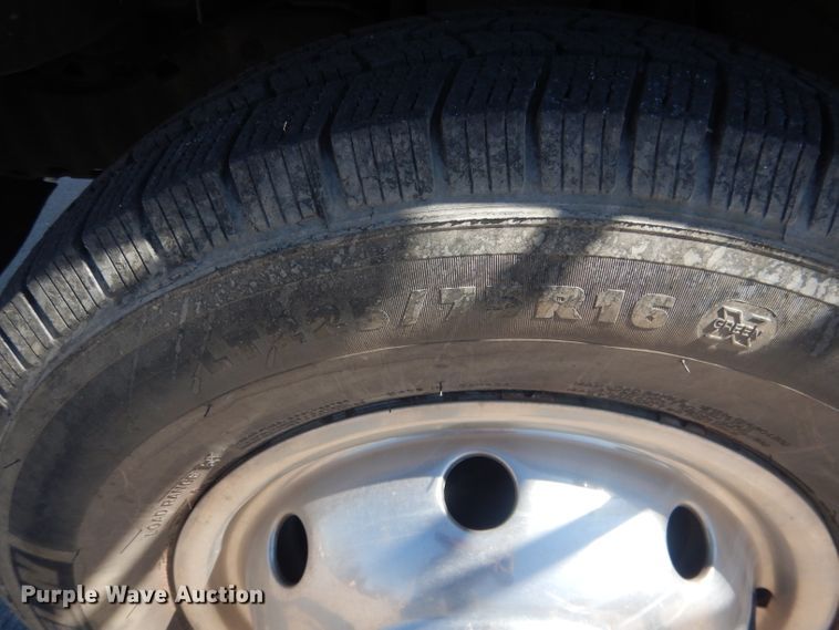 image for item DJ1279 1998 Ford Econoline E450 Super Duty  ambulance