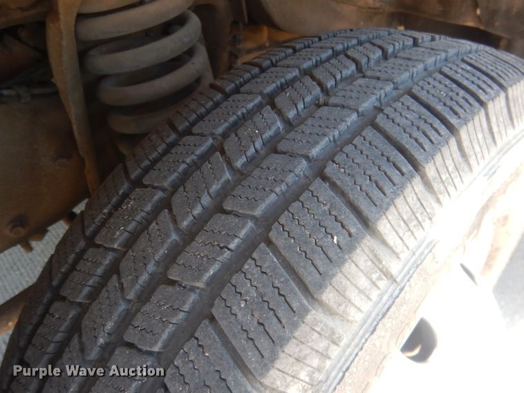 image for item DJ1279 1998 Ford Econoline E450 Super Duty  ambulance