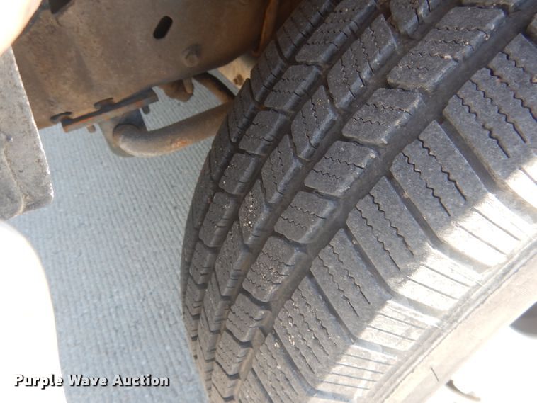 image for item DJ1279 1998 Ford Econoline E450 Super Duty  ambulance