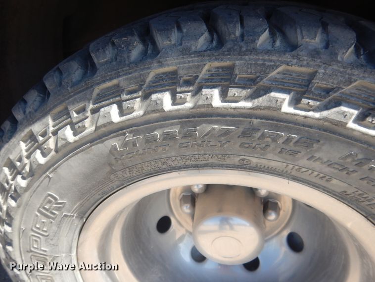 image for item DJ1279 1998 Ford Econoline E450 Super Duty  ambulance