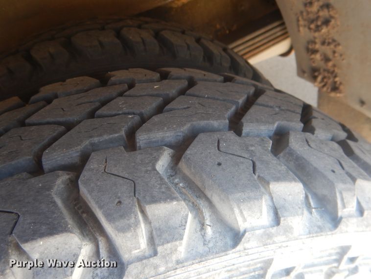 image for item DJ1279 1998 Ford Econoline E450 Super Duty  ambulance