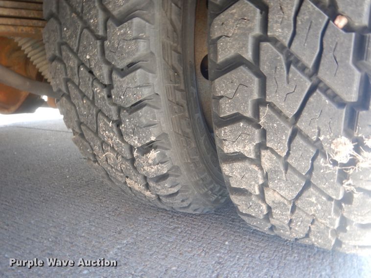 image for item DJ1279 1998 Ford Econoline E450 Super Duty  ambulance