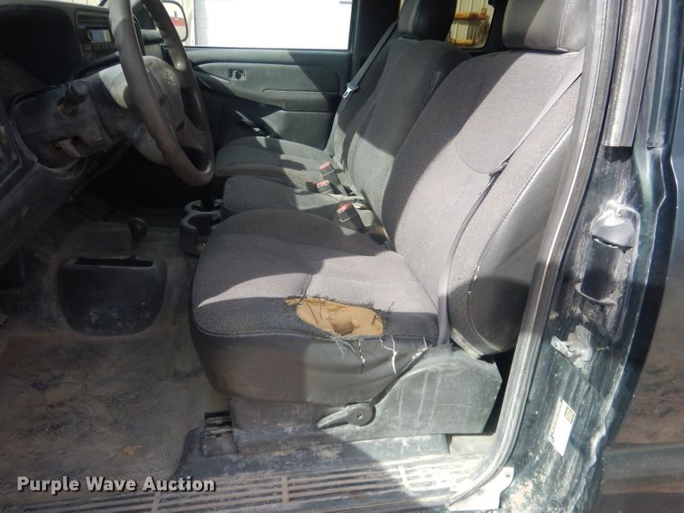 image for item DJ1283 2004 Chevrolet Silverado 1500  Ext. Cab pickup truck