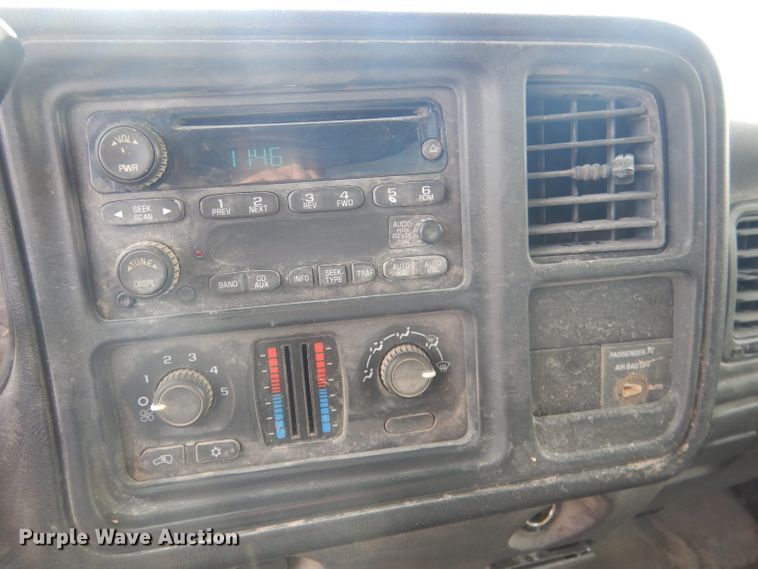 image for item DJ1283 2004 Chevrolet Silverado 1500  Ext. Cab pickup truck