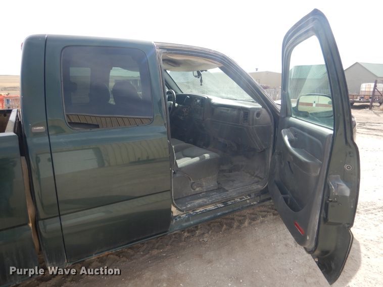 image for item DJ1283 2004 Chevrolet Silverado 1500  Ext. Cab pickup truck