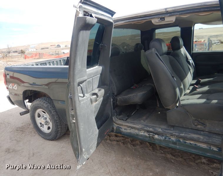 image for item DJ1283 2004 Chevrolet Silverado 1500  Ext. Cab pickup truck