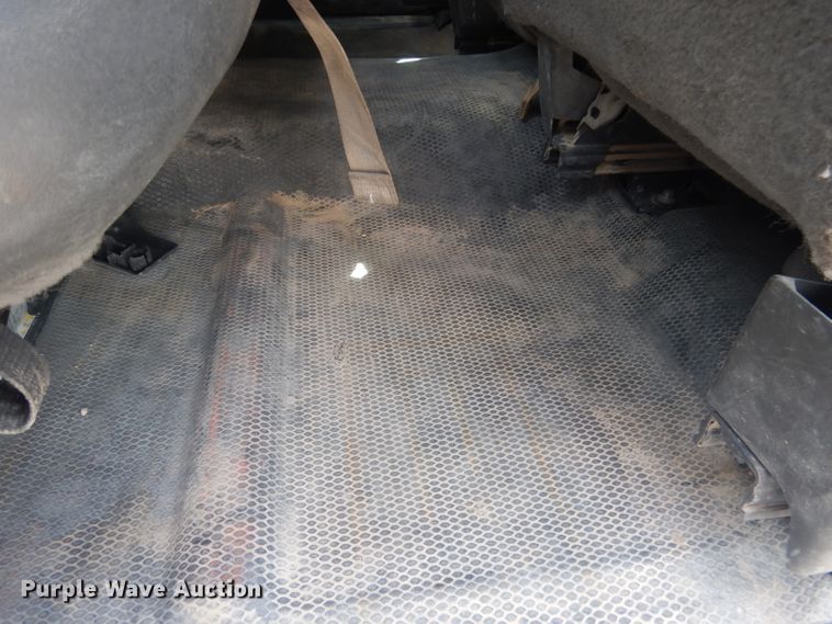 image for item DJ1283 2004 Chevrolet Silverado 1500  Ext. Cab pickup truck