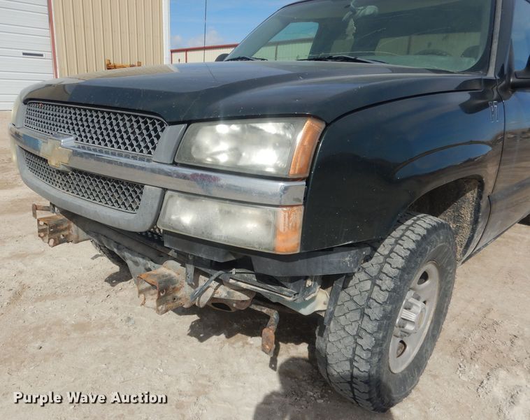 image for item DJ1283 2004 Chevrolet Silverado 1500  Ext. Cab pickup truck
