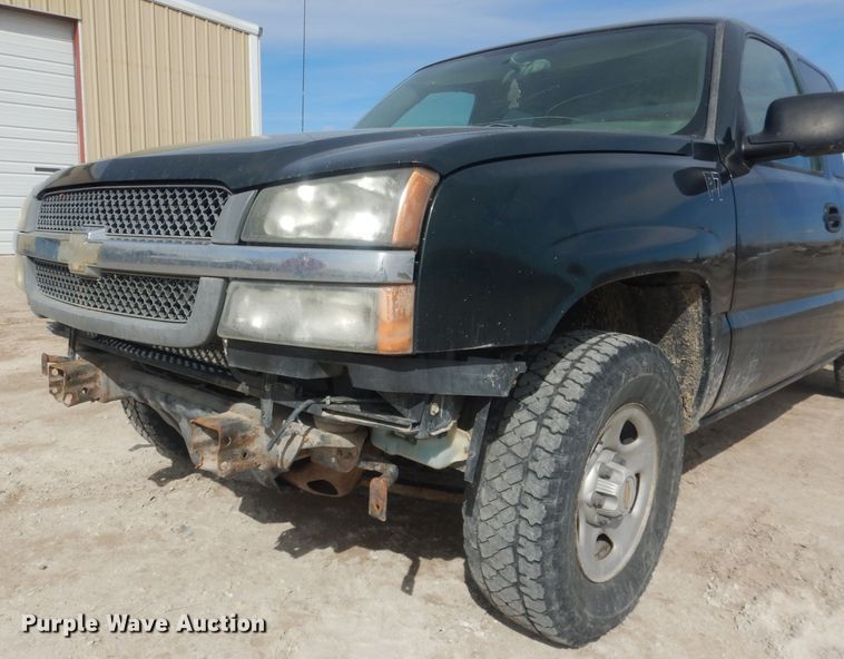 image for item DJ1283 2004 Chevrolet Silverado 1500  Ext. Cab pickup truck