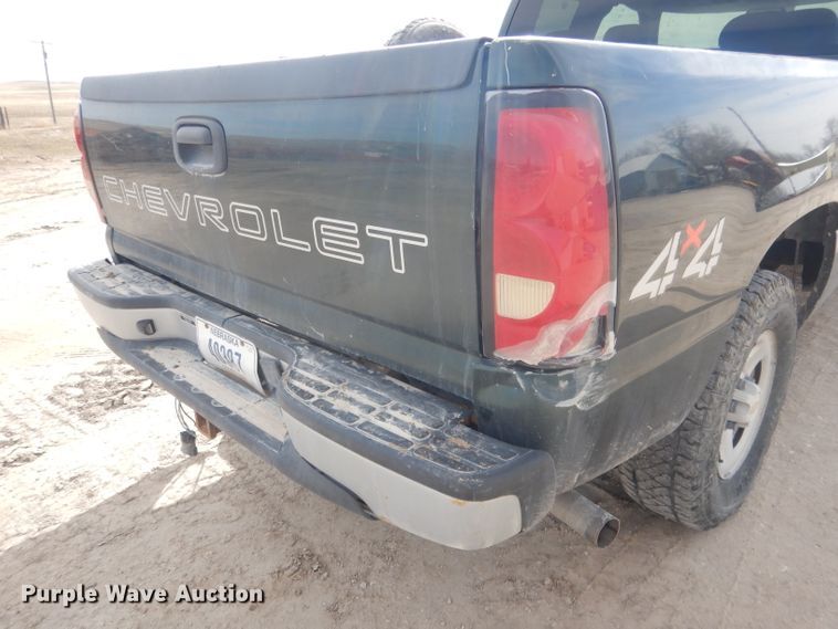 image for item DJ1283 2004 Chevrolet Silverado 1500  Ext. Cab pickup truck