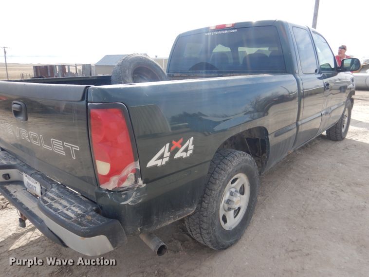 image for item DJ1283 2004 Chevrolet Silverado 1500  Ext. Cab pickup truck