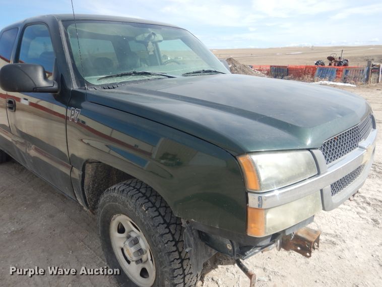 image for item DJ1283 2004 Chevrolet Silverado 1500  Ext. Cab pickup truck