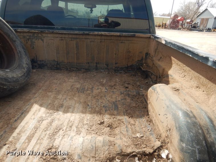 image for item DJ1283 2004 Chevrolet Silverado 1500  Ext. Cab pickup truck