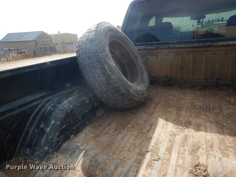 image for item DJ1283 2004 Chevrolet Silverado 1500  Ext. Cab pickup truck