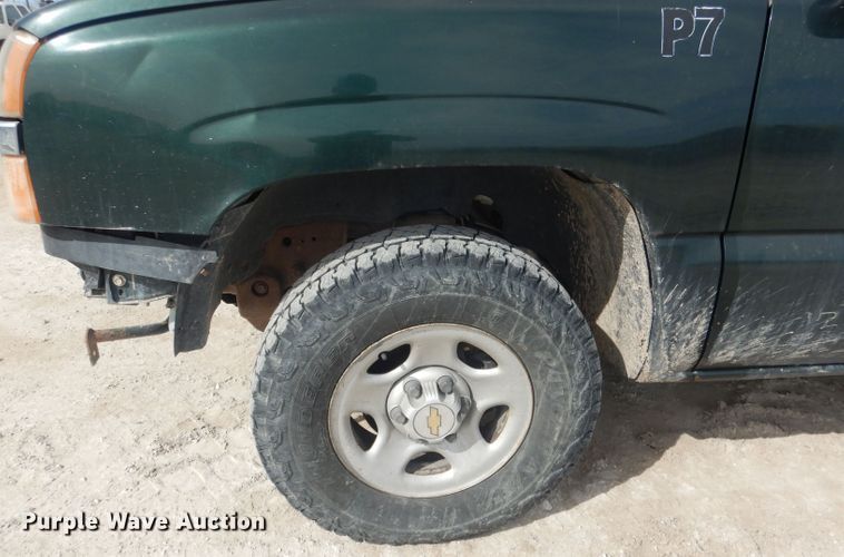 image for item DJ1283 2004 Chevrolet Silverado 1500  Ext. Cab pickup truck
