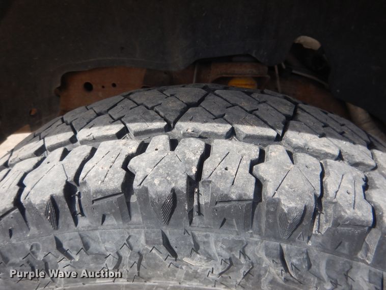 image for item DJ1283 2004 Chevrolet Silverado 1500  Ext. Cab pickup truck