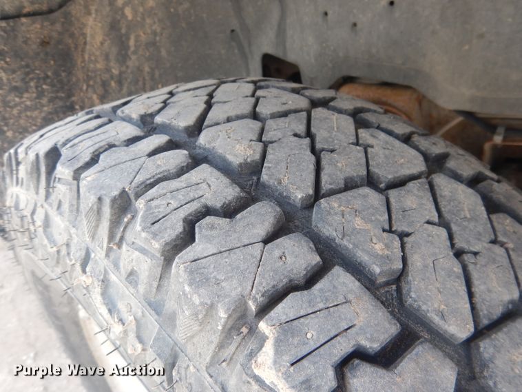 image for item DJ1283 2004 Chevrolet Silverado 1500  Ext. Cab pickup truck