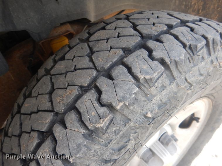 image for item DJ1283 2004 Chevrolet Silverado 1500  Ext. Cab pickup truck