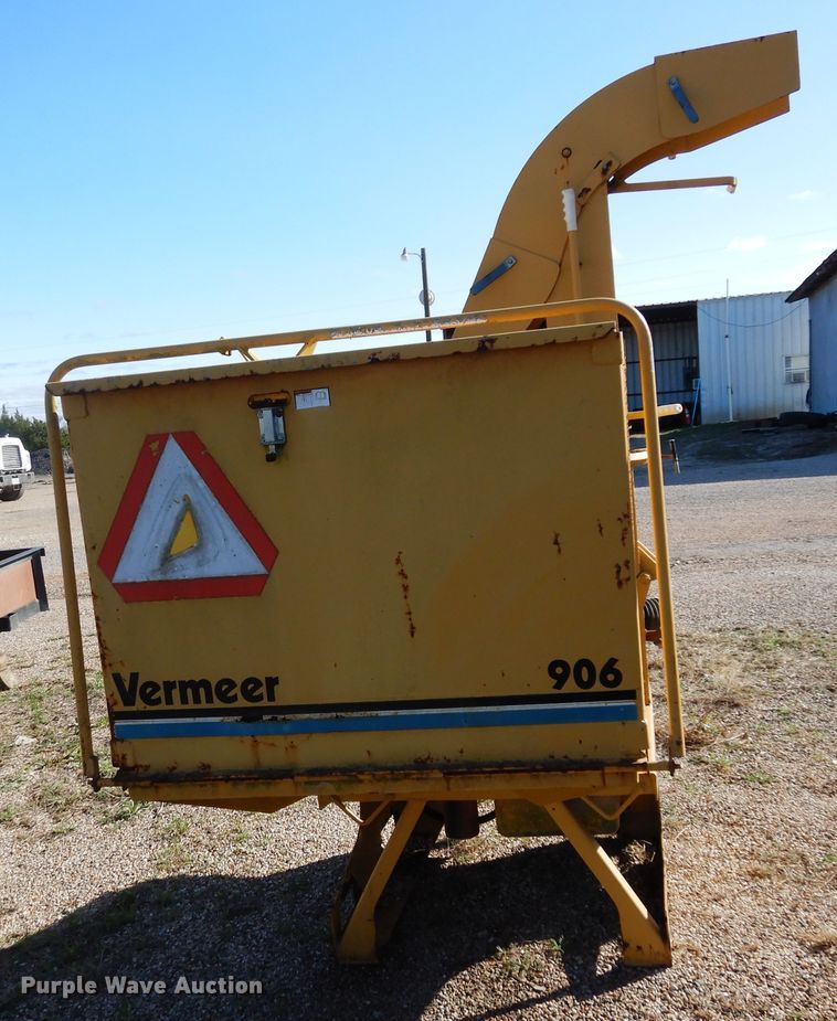 image for item DK0326 1997 Vermeer BC906  wood chipper