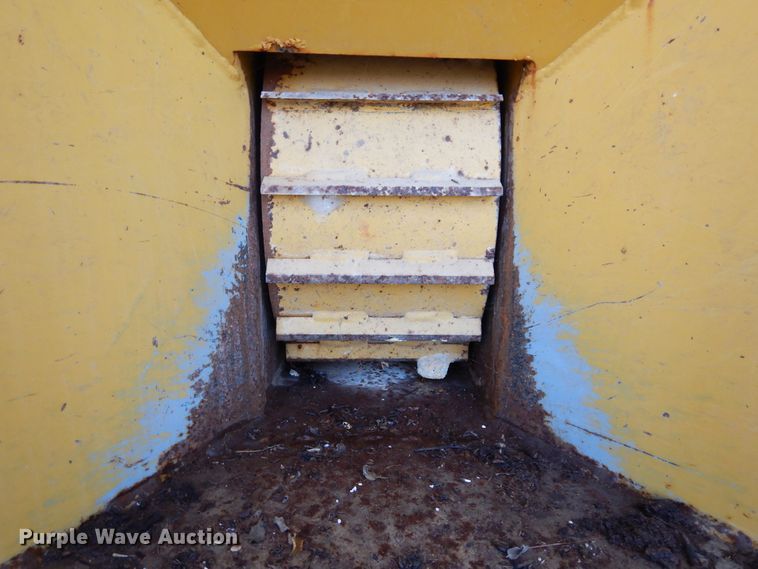 image for item DK0326 1997 Vermeer BC906  wood chipper