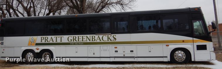 image for item DK4358 2003 MCI D4500  coach bus