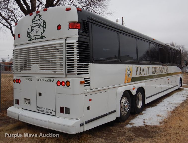 image for item DK4358 2003 MCI D4500  coach bus