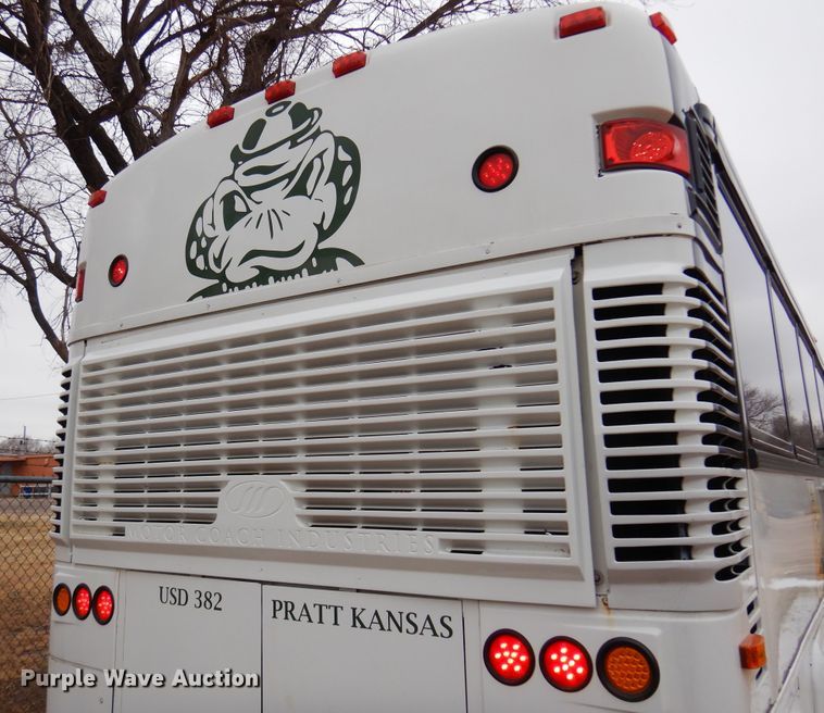 image for item DK4358 2003 MCI D4500  coach bus