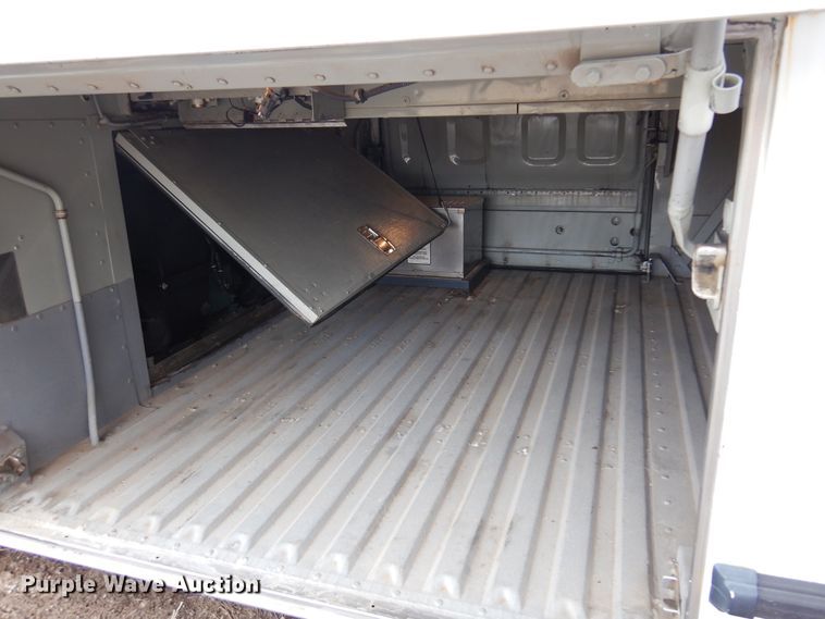 image for item DK4358 2003 MCI D4500  coach bus