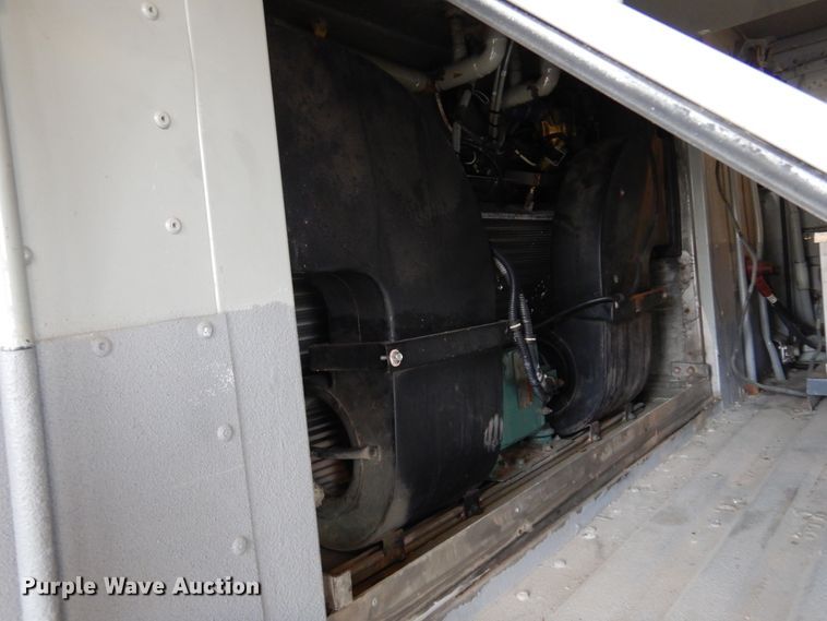 image for item DK4358 2003 MCI D4500  coach bus