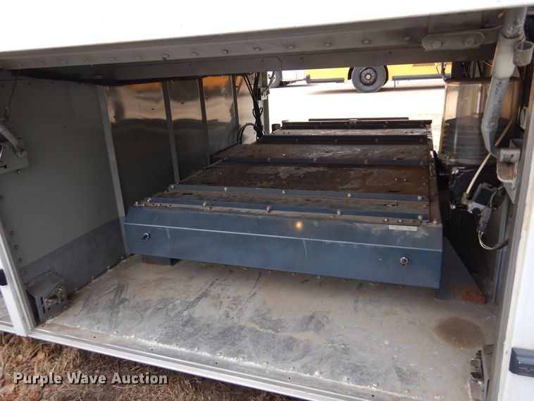 image for item DK4358 2003 MCI D4500  coach bus