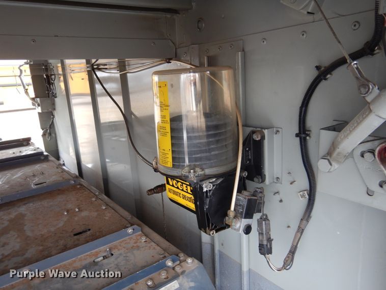 image for item DK4358 2003 MCI D4500  coach bus