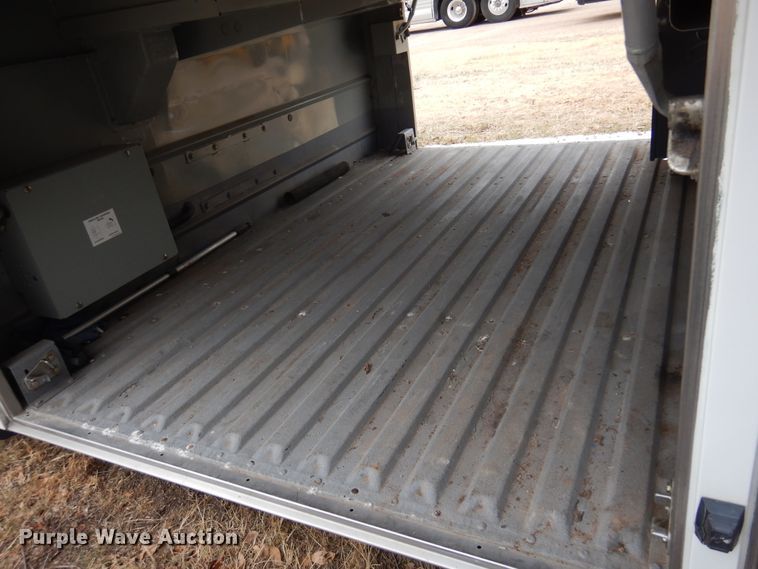 image for item DK4358 2003 MCI D4500  coach bus