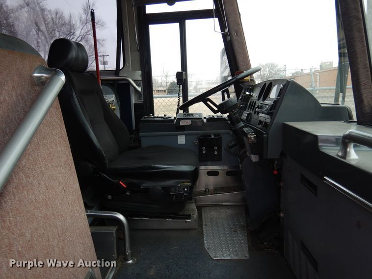 image for item DK4358 2003 MCI D4500  coach bus