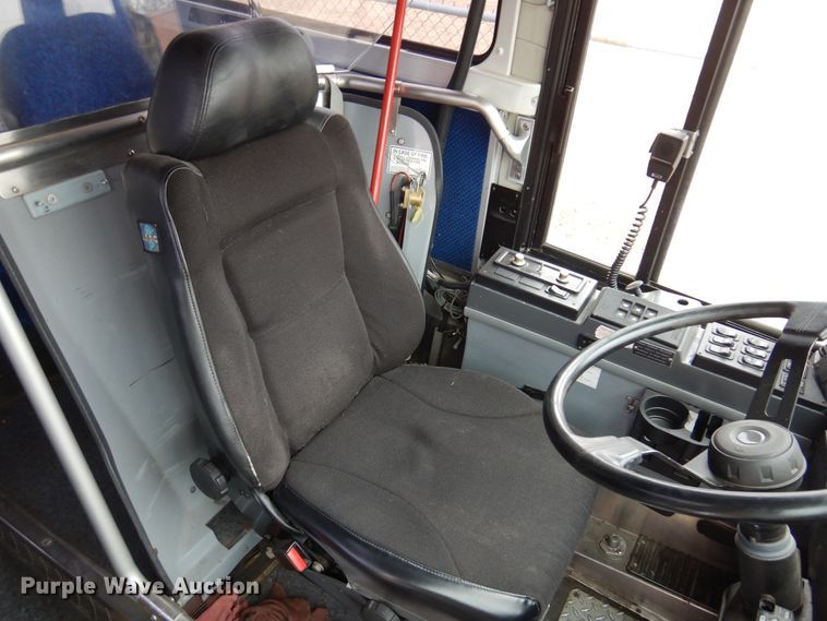 image for item DK4358 2003 MCI D4500  coach bus