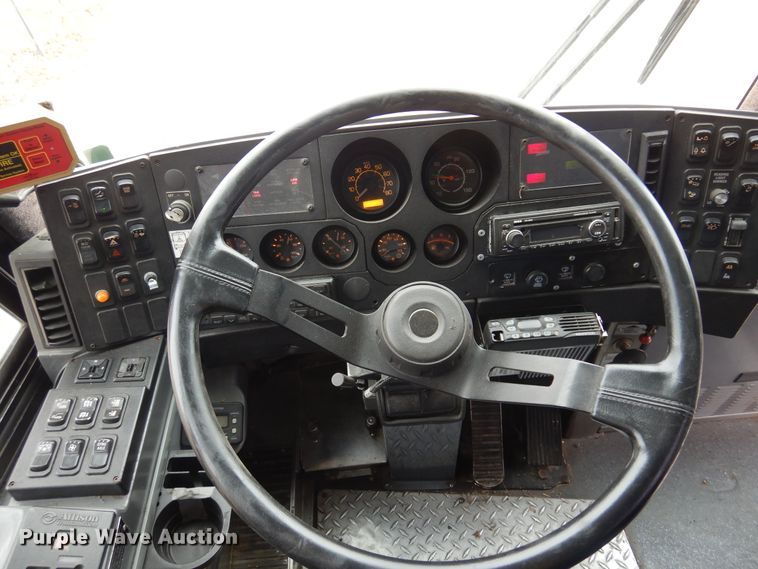 image for item DK4358 2003 MCI D4500  coach bus