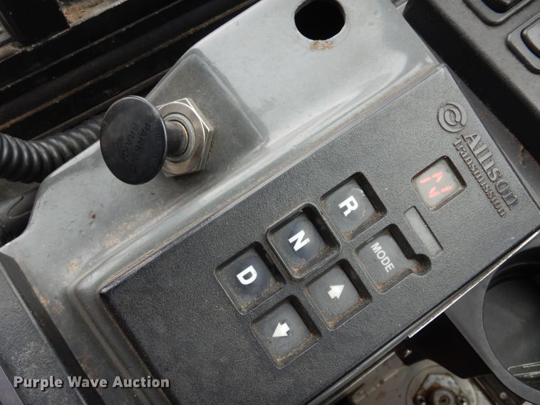 image for item DK4358 2003 MCI D4500  coach bus