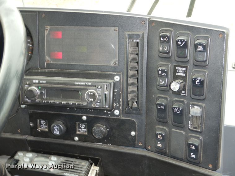 image for item DK4358 2003 MCI D4500  coach bus