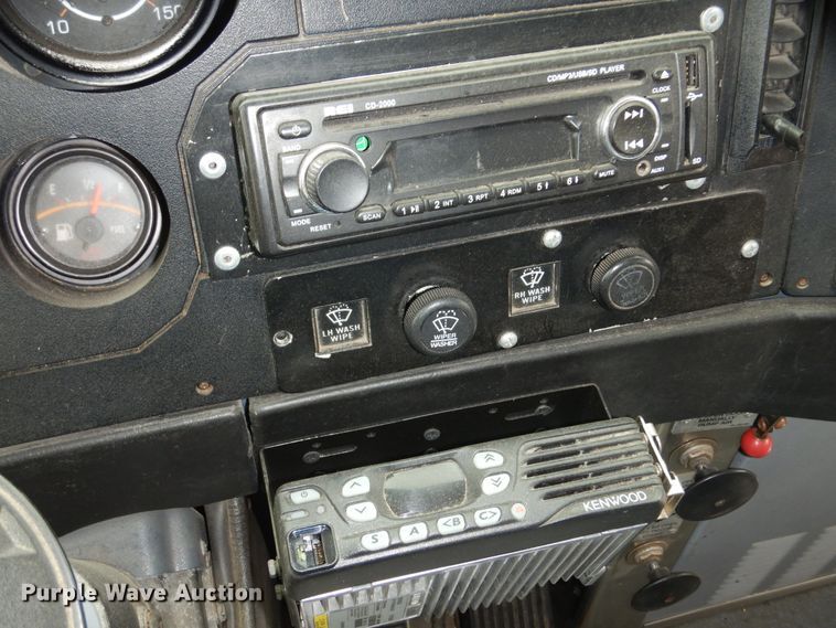 image for item DK4358 2003 MCI D4500  coach bus